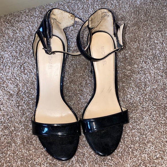 Classic black heels - Picture 1 of 3